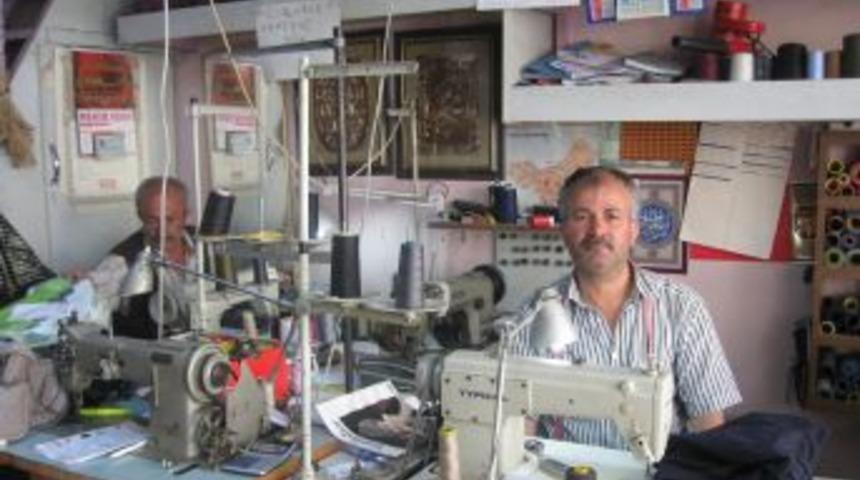 &Ccedil;ırak Bulamayınca Eşi Ve Ağabeyi Ile &Ccedil;alışıyor