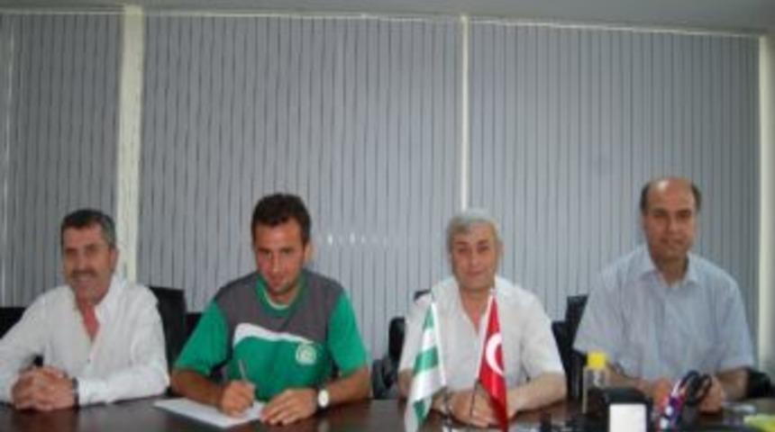 G&ouml;nen Belediyespor İlk İmzayı Orta Saha Oyuncusu Orhan'a Attırdı