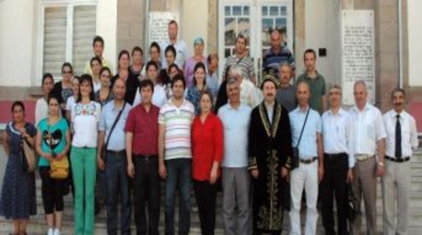 Ahıska T&uuml;rkleri Sel&ccedil;uk &Uuml;niversitesi&rsquo;ni Ziyaret Etti