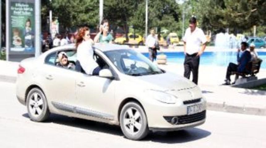 D&uuml;ğ&uuml;n Konvoyu Değil, Tehlike Konvoyu