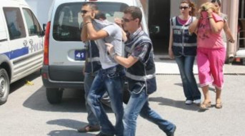 Uyuşturucu Satıcısı Baba Kız G&ouml;zaltında