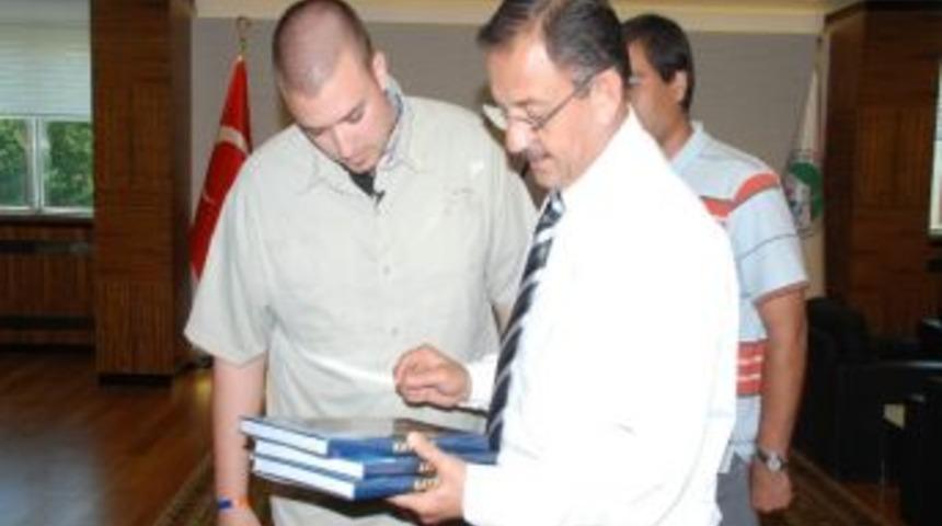 &Ouml;zhaseki, Amerikalı Gazetecilere Kayseri'yi Anlattı