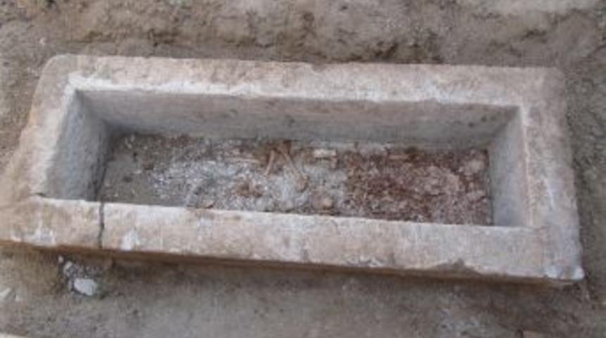 Parion Antik Kentinde &Ccedil;ocuk Lahdi Bulundu