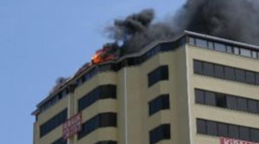 Kadık&ouml;y&rsquo;de Korkutan Yangın