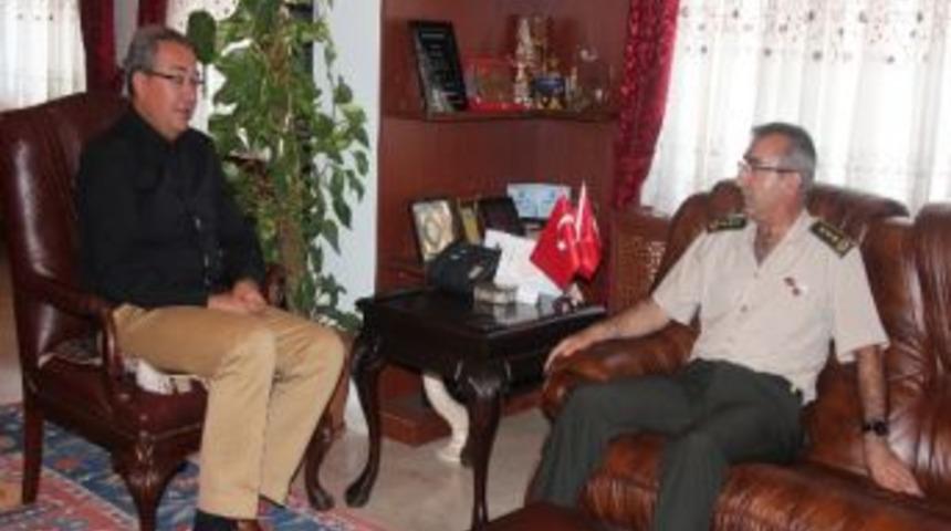 Garnizon Komutanı Aras, &Uuml;nver&rsquo;e Veda Etti