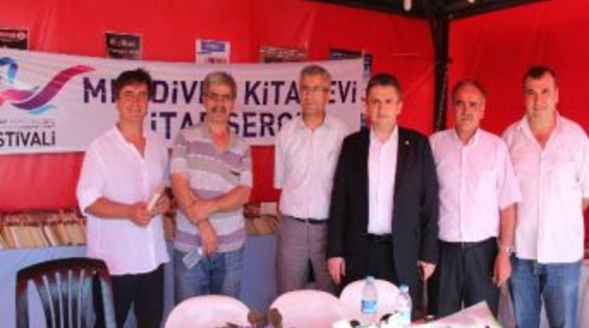 Alabaş, Kitap Ve Fotoğraf Sergisini Gezdi