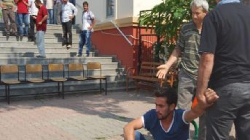 Davalık Olan Şahıslar Adliye &Ouml;n&uuml;nde Birbirlerine Girdi