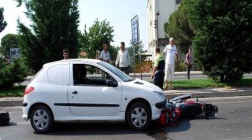 Salihli&rsquo;de Trafik Kazası: 1 Yaralı