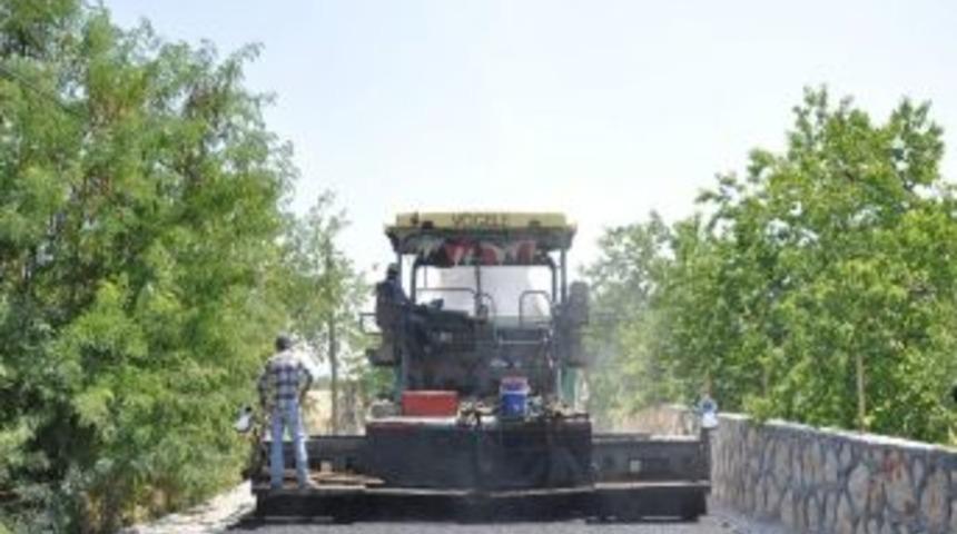 Yaka K&ouml;y&uuml;nde Yol &Ccedil;alışmaları