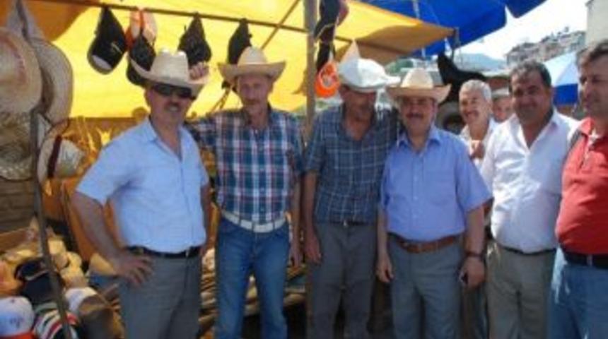 Başkan Anlayan Pazarcı Esnafını Gezdi