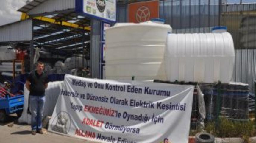 Sık Sık Kesilen Elektriğe Pankartlı Tepki