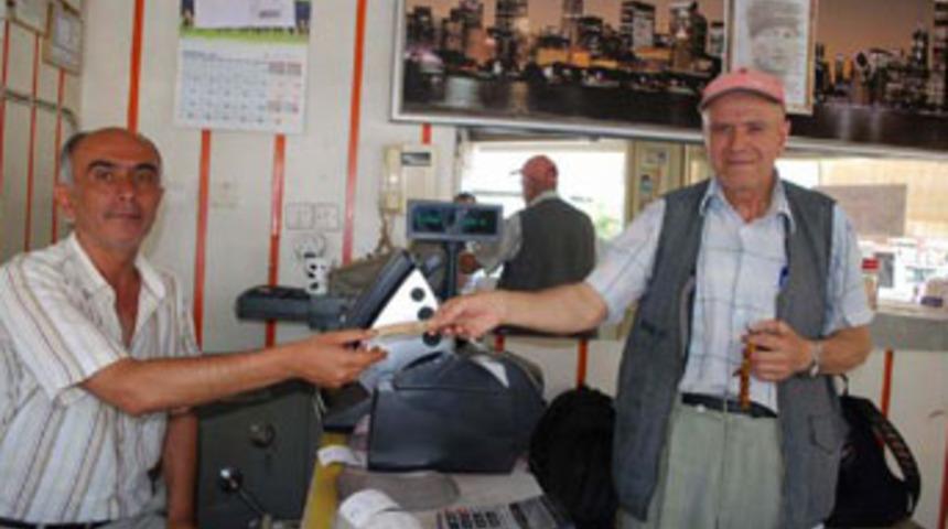 İkramiyesini bor&ccedil;la aldı