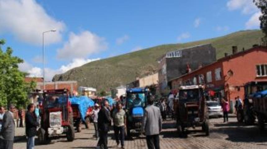 &Ccedil;ıldır&rsquo;da Adliyenin Kapatılması Protesto Edildi