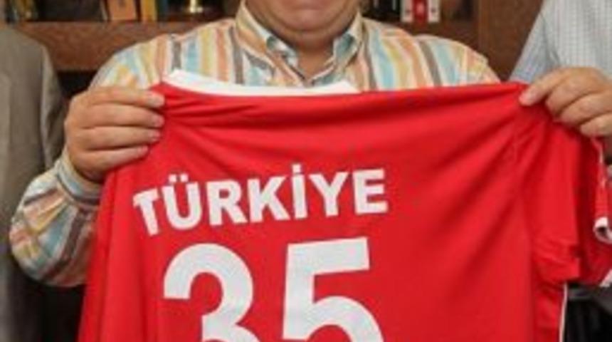 Konak Belediyesi Bayan Hentbol Takımını Kuruyor