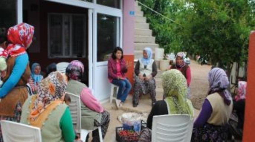 Silifke’de Kadın Çiftçiler Eğitiliyor