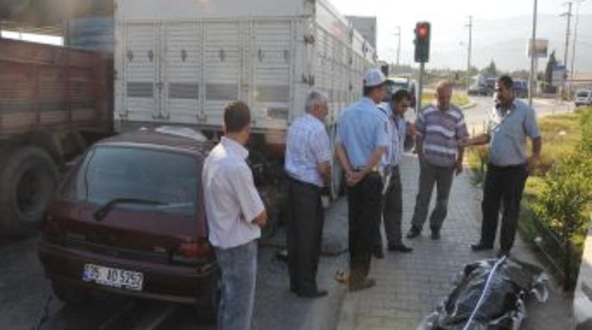 İzmir'de Trafik Kazası: 1 &Ouml;l&uuml;