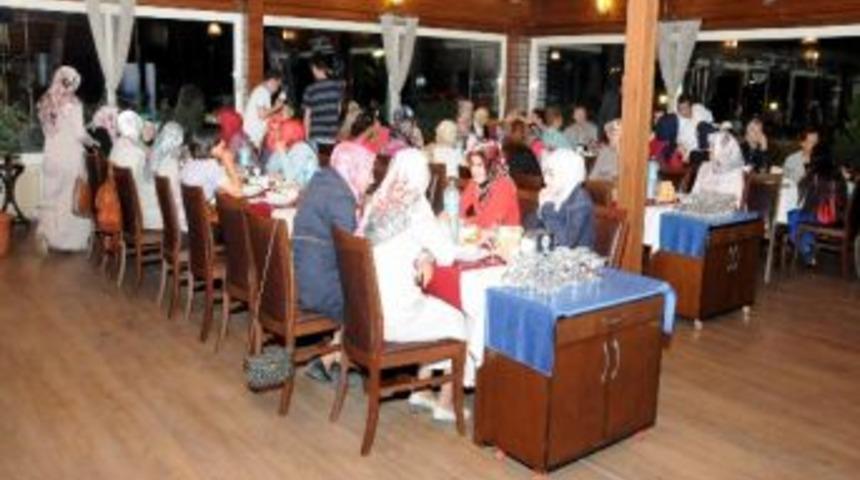 Valilikten Depremzedelere Yemek