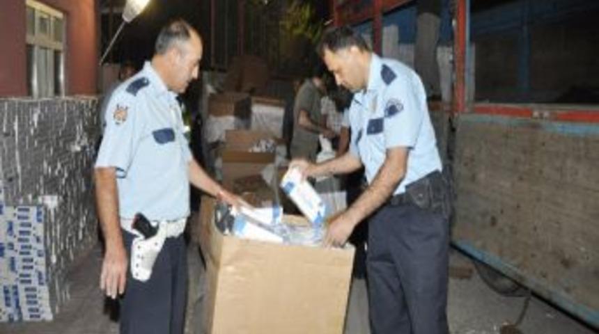 Kamyon Kasasında 24 Bin 600 Paket Ka&ccedil;ak Sigara Ele Ge&ccedil;irildi