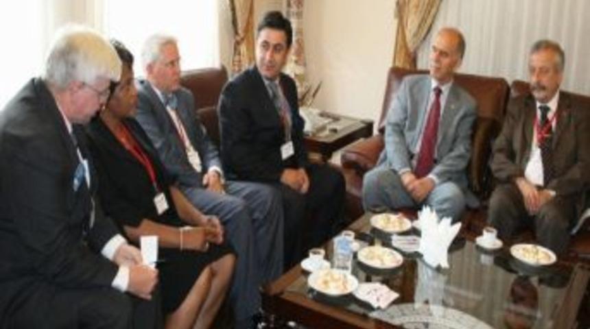 Amerika'da Yaşayan Ahıska T&uuml;rklerinden T&uuml;rkiye'ye Okul