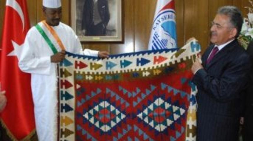 Nijer Cumhuriyeti Melikgazinin Konuğu Oldu