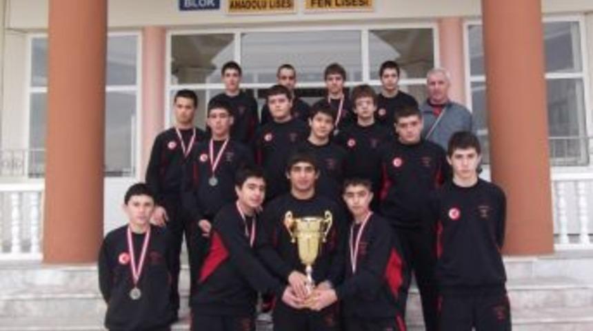 &Ouml;zel Şehzade Mehmet Lisesi Altyapıdan G&uuml;reş&ccedil;iler Yetiştiriyor