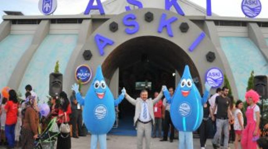 ASKİ &Ccedil;adırı Sıcaktan Bunalan Ankaralıları Serinletiyor