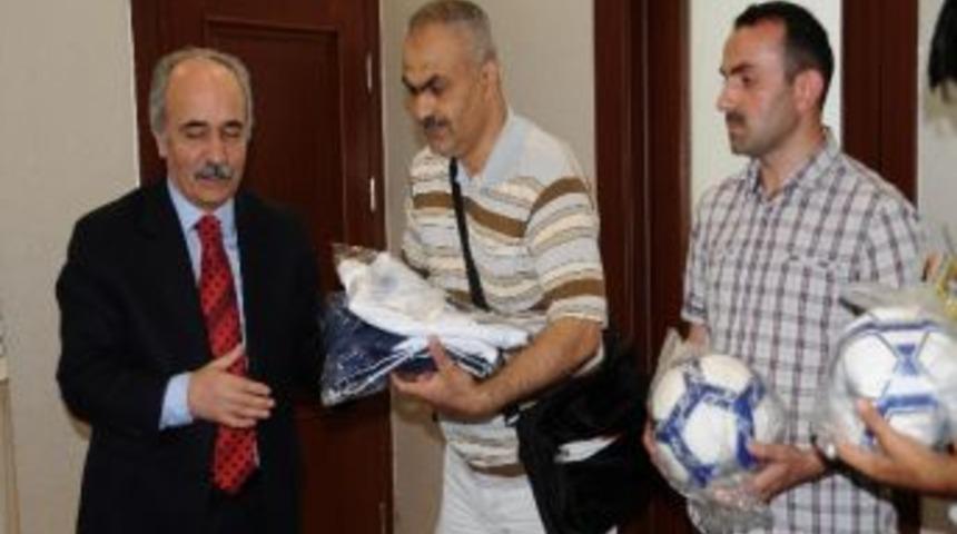 Başkan Gen&ccedil; G&ouml;rme Engelli Sporcuları Unutmadı