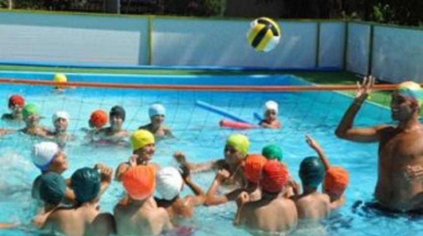 &Ccedil;ocuklar i&ccedil;in neşeli eğlenceli yaz