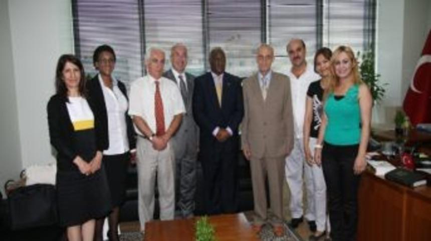 G&uuml;ney Afrika B&uuml;y&uuml;kel&ccedil;isi Adana'da