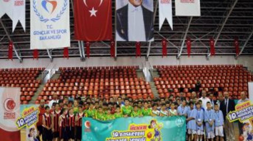 &Uuml;lker Basketbol Minikler Şenliği'nin 10.su Samsun'da Yapılıyor