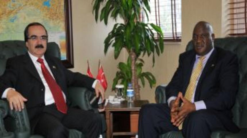 Güney Afrika Büyükelçisi Khumalo, Vali Coş'u Ziyaret Etti