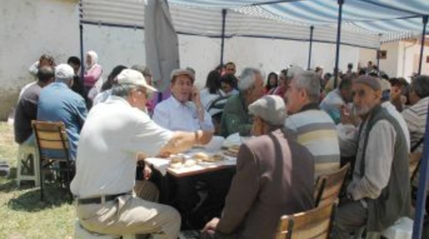 Akşehir&rsquo;de Seyyid Mahmut Hayrani Anıldı