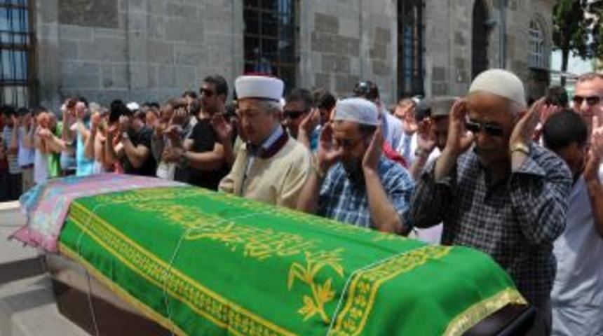Kur'an Dersi Vermeye Giderken Hayatını Kaybeden Bayan Son Yolculuğuna Uğurlandı