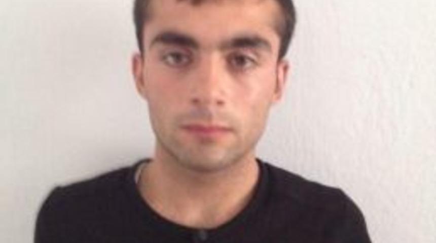 Evden &Ccedil;aldı Camiye Sakladı