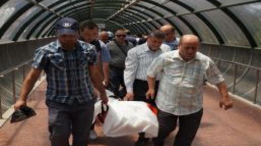 Kalp Krizi Ge&ccedil;iren Vatandaşın Cenazesi 3 Saat Yerde Kaldı