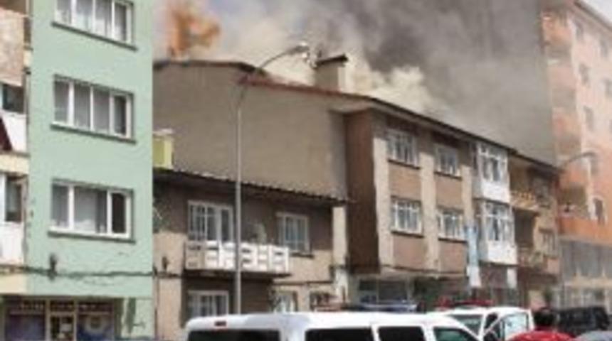 Erzurum&rsquo;da D&uuml;ğ&uuml;n Evi Yangın Evine D&ouml;nd&uuml;