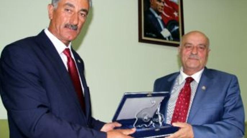 T&uuml;rkiye Muhtar Dernekleri Başkanı &Ouml;zkan Van&rsquo;da