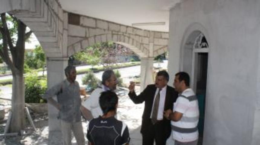 Hasan Basri T&uuml;rbesi yenileniyor