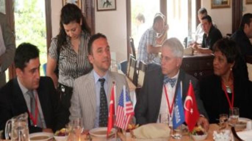Amerika'daki Ahıska T&uuml;rklerinin Bursa &Ccedil;ıkarması