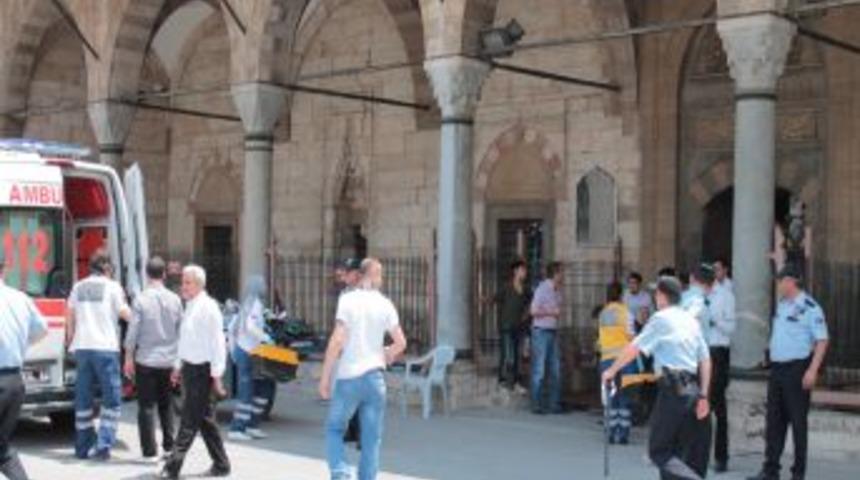 Seyyar Satıcıların Kavgasında 12 Kişi Yaralandı