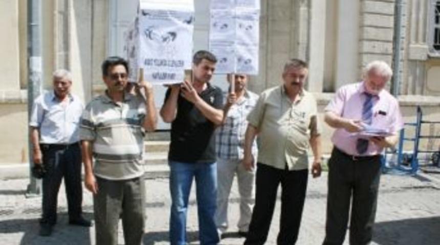 Kaldırım İşgaline Tabutlu Protesto