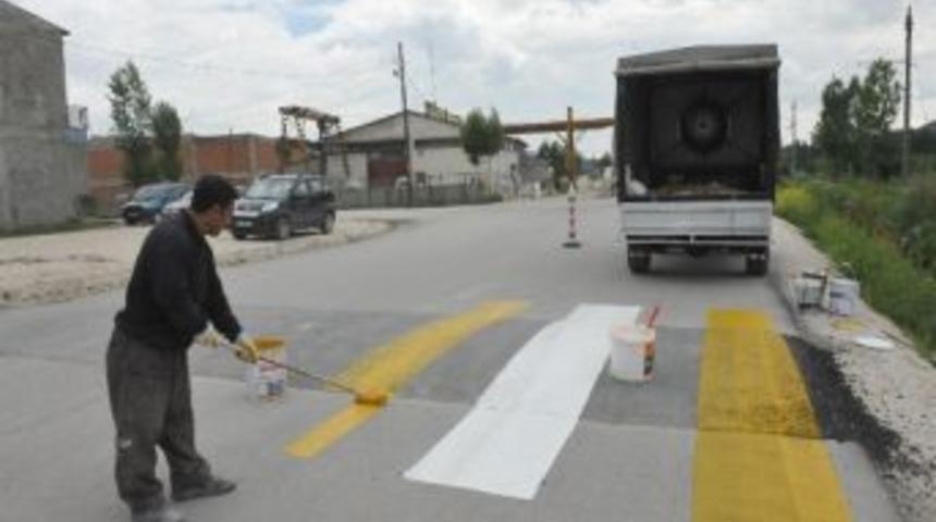 Hız Kesiciler Boyanıyor