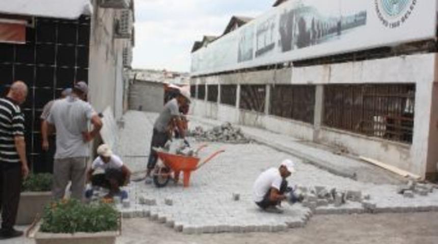 Kapalı Pazaryerine Parke Taş