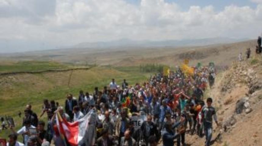 &Ccedil;atışmada &Ouml;l&uuml; Ele Ge&ccedil;irilen Pkk&rsquo;lı Toprağa Verildi