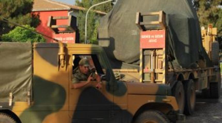 Sınırda Askeri Sevkiyat Hareketliliği