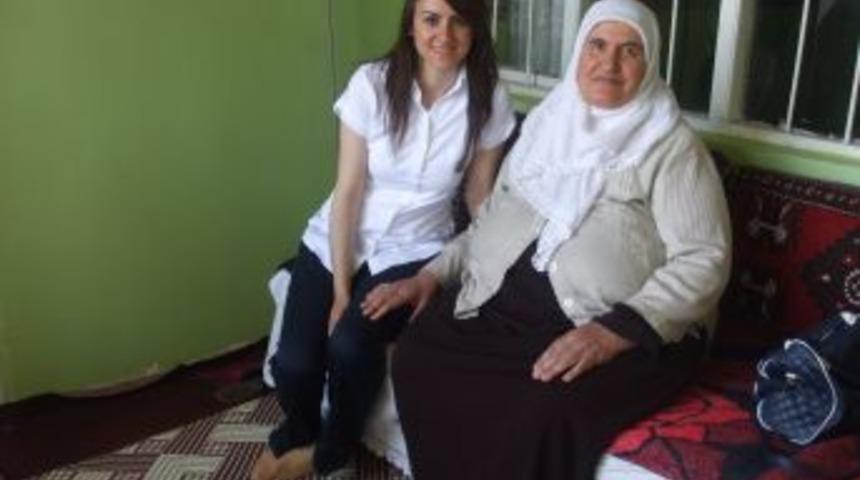 K&ouml;y &Ouml;ğretmeni &Ouml;nc&uuml; Oldu, Toplanan Mavi Kapaklarla Bir Engellinin Y&uuml;z&uuml; G&uuml;ld&uuml;