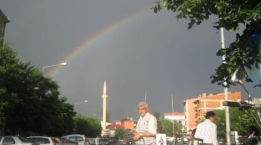 Kağızmanda G&ouml;k Kuşağı g&ouml;r&uuml;nt&uuml;s&uuml;