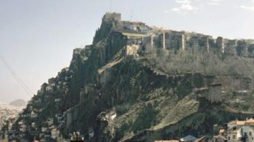 Ankara'nın Mek&acirc;nları 'Birdenbire' Canlandı