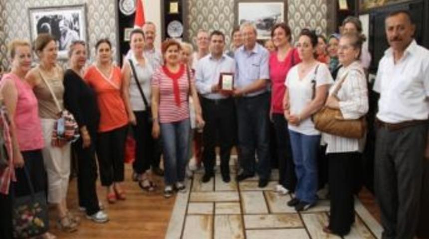 Safranbolu Belediye Başkanı Aksoy'a Yılın Başkanı &Ouml;d&uuml;l&uuml;