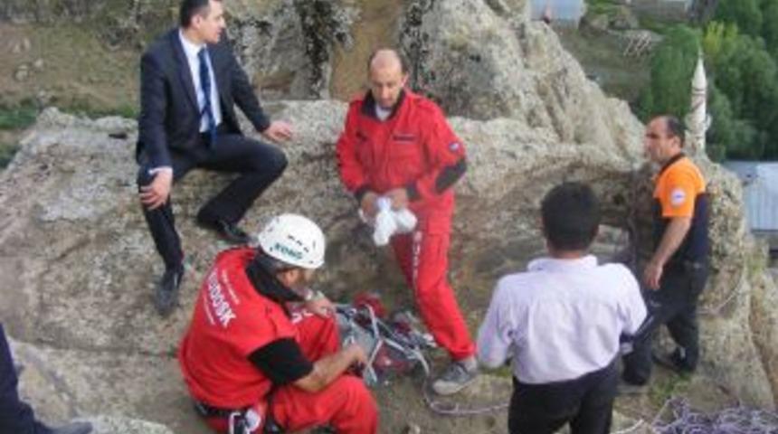 İnat&ccedil;ı Ke&ccedil;iler 7 G&uuml;n Kayalıkta Mahsur Kaldı